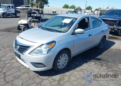 2017 Nissan Versa 1.6 S z USA, uszkodzony, nr VIN 3N1CN7AP4HL872251